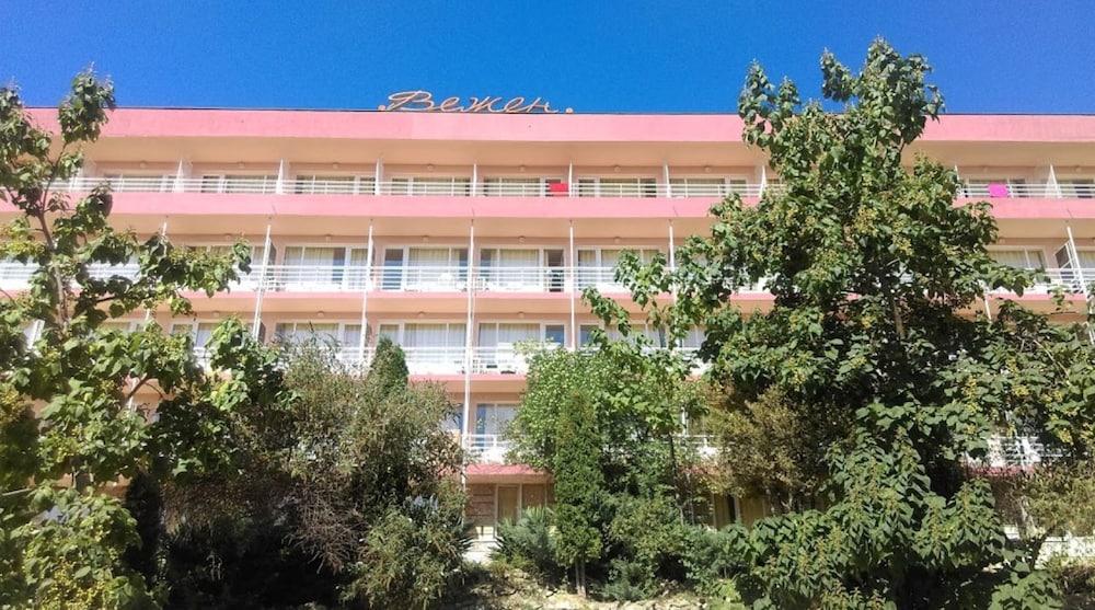 Vezhen Hotel - Free Parking 金沙 外观 照片
